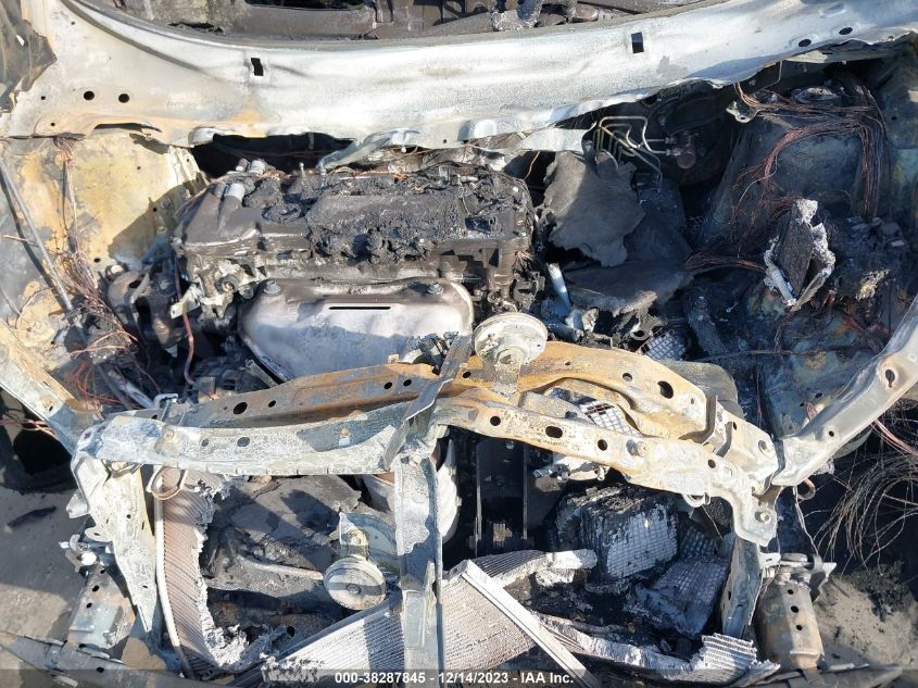 2015 TOYOTA RAV4 XLE - 2T3WFREV9FW140960