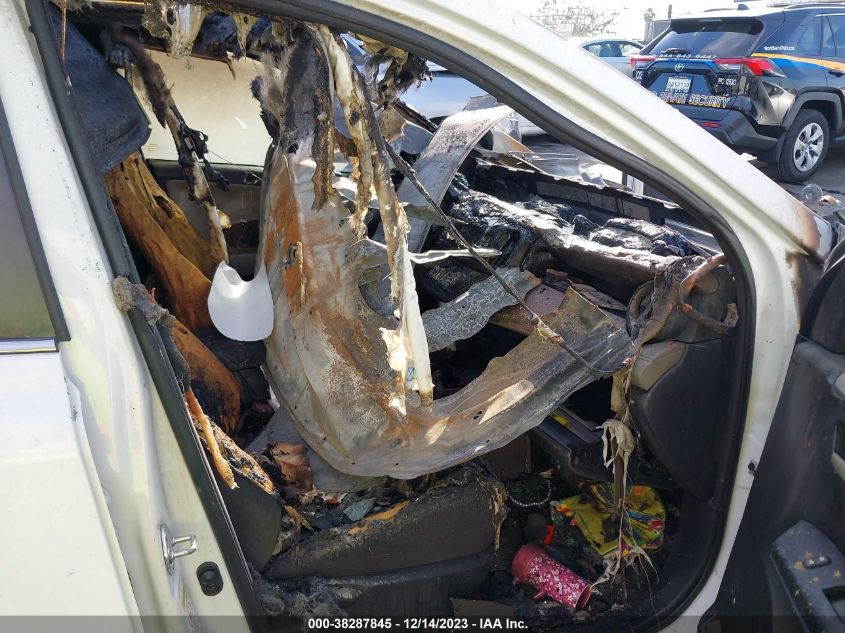 2015 TOYOTA RAV4 XLE - 2T3WFREV9FW140960