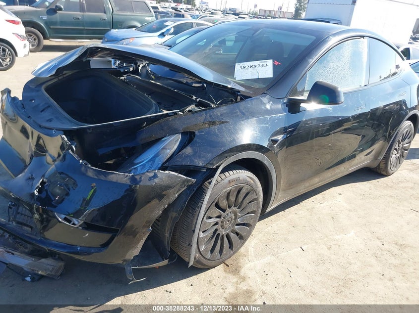 VIN 7SAYGDEE7PA143727 2023 TESLA MODEL Y