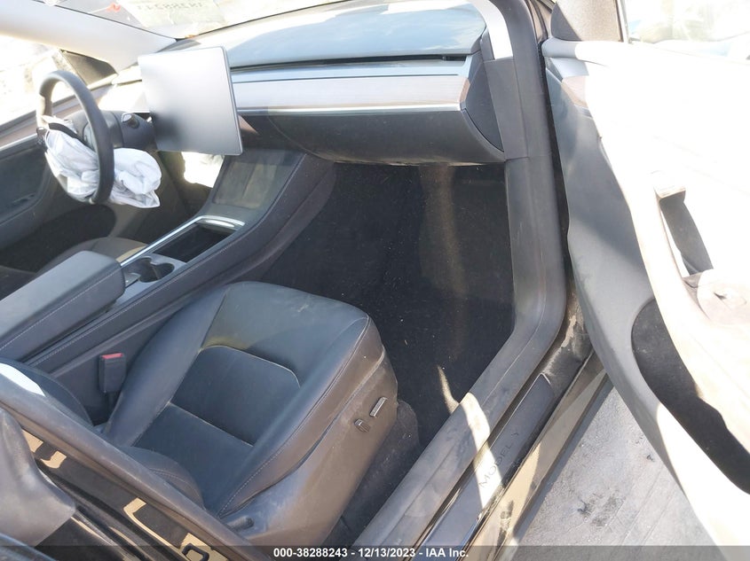 VIN 7SAYGDEE7PA143727 2023 TESLA MODEL Y