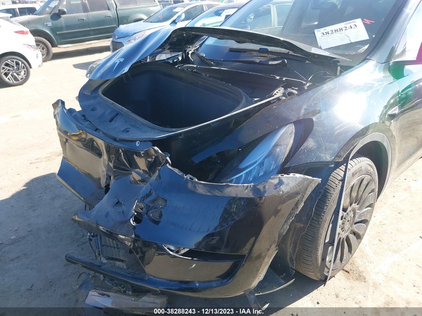VIN 7SAYGDEE7PA143727 2023 TESLA MODEL Y