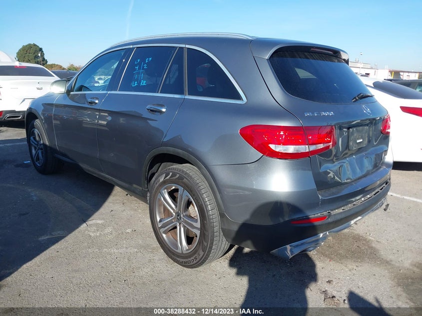 VIN WDC0G4JB2JV063201 2018 MERCEDES-BENZ GLC 300
