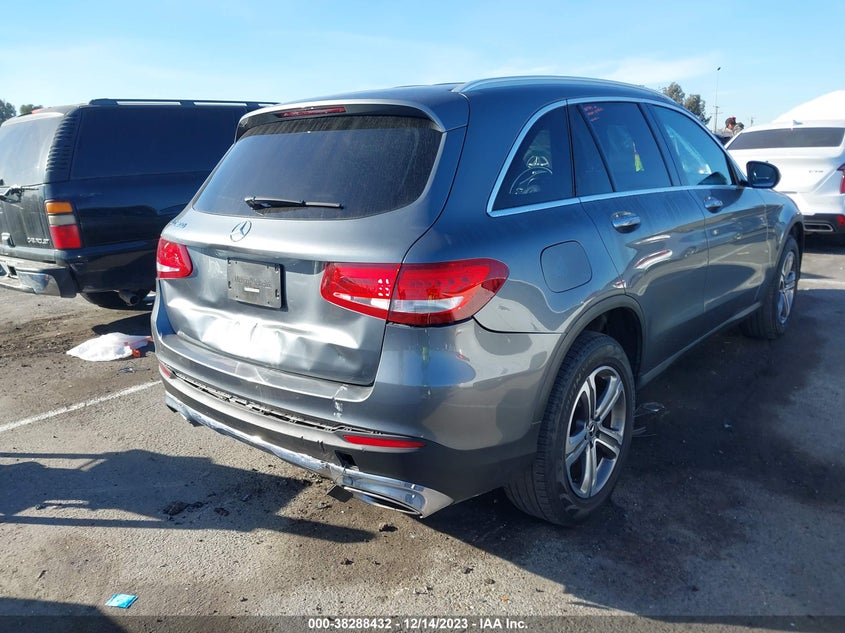 VIN WDC0G4JB2JV063201 2018 MERCEDES-BENZ GLC 300