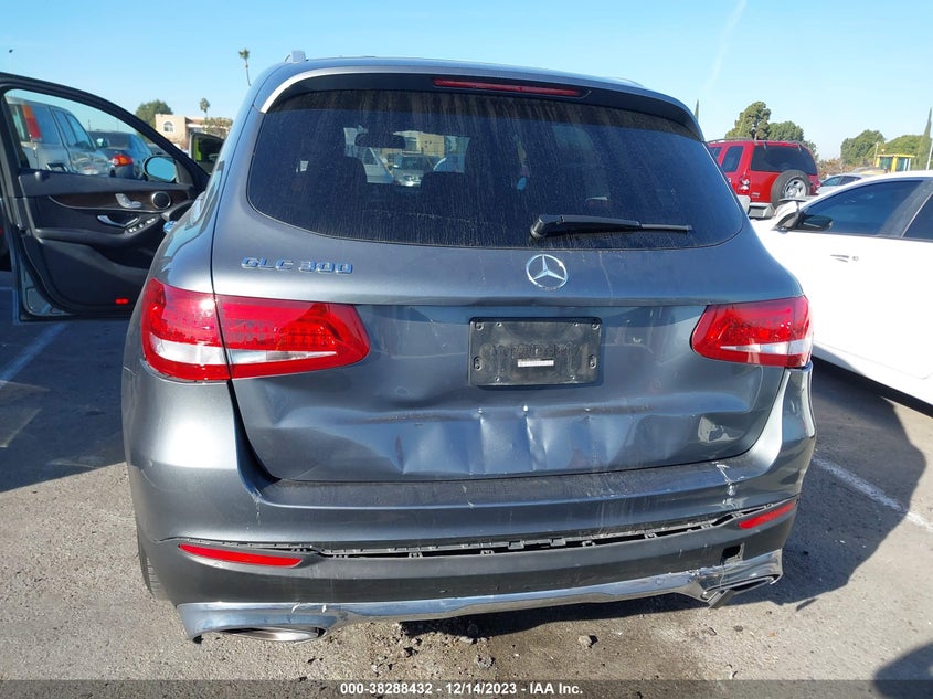 VIN WDC0G4JB2JV063201 2018 MERCEDES-BENZ GLC 300