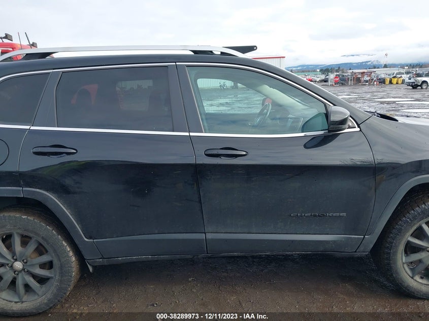 VIN 1C4PJMDB5JD564090 2018 JEEP CHEROKEE LIMITED 4X4