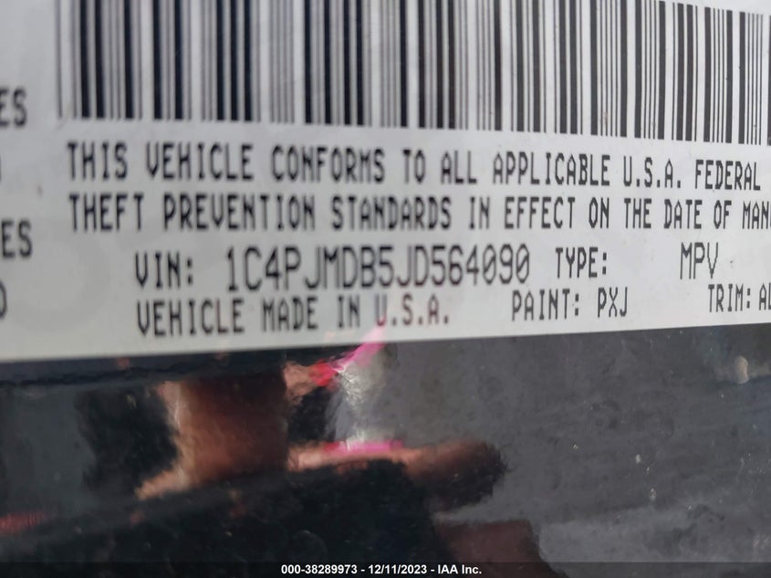 VIN 1C4PJMDB5JD564090 2018 JEEP CHEROKEE LIMITED 4X4