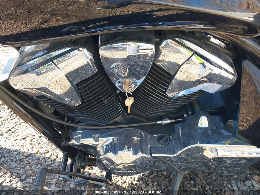 2010 HONDA VT1300 CR JH2SC6606AK001662