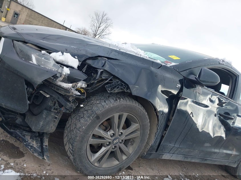 VIN 5NPD84LF2JH259952 2018 HYUNDAI ELANTRA SEL