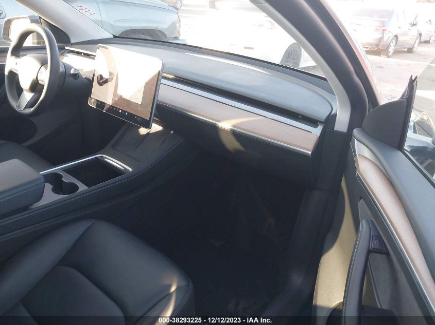 2022 TESLA MODEL Y LONG RANGE DUAL MOTOR ALL-WHEEL DRIVE - 7SAYGAEE2NF561207