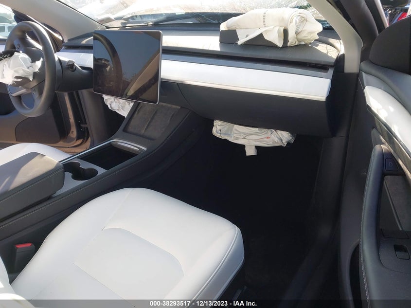 2022 TESLA MODEL Y U   U(VIN: 7SAYGDEE7NF556103