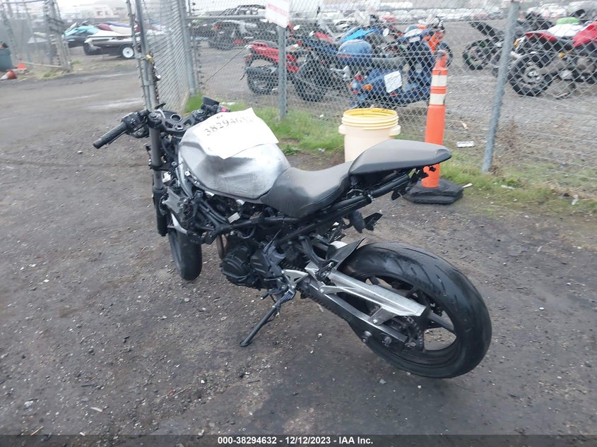 VIN JKAEXKG14MDAB4342 2021 KAWASAKI EX400