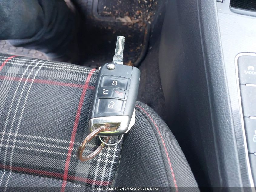 2016 VOLKSWAGEN GOLF GTI S W/PERFORMANCE PACKAGE 4-DOOR - 3VW547AU2GM067191