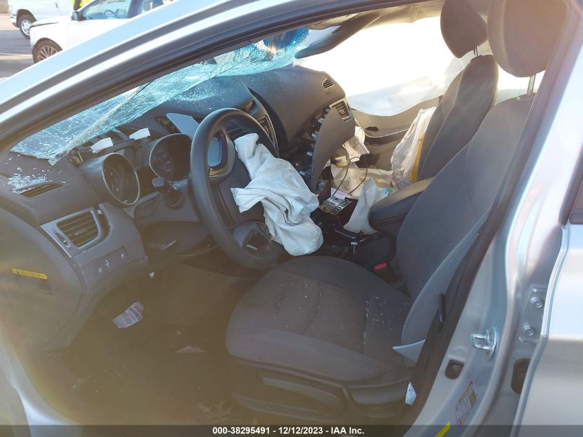 2016 HYUNDAI ELANTRA SE/SPORT/LIMITED - 5NPDH4AE5GH676145