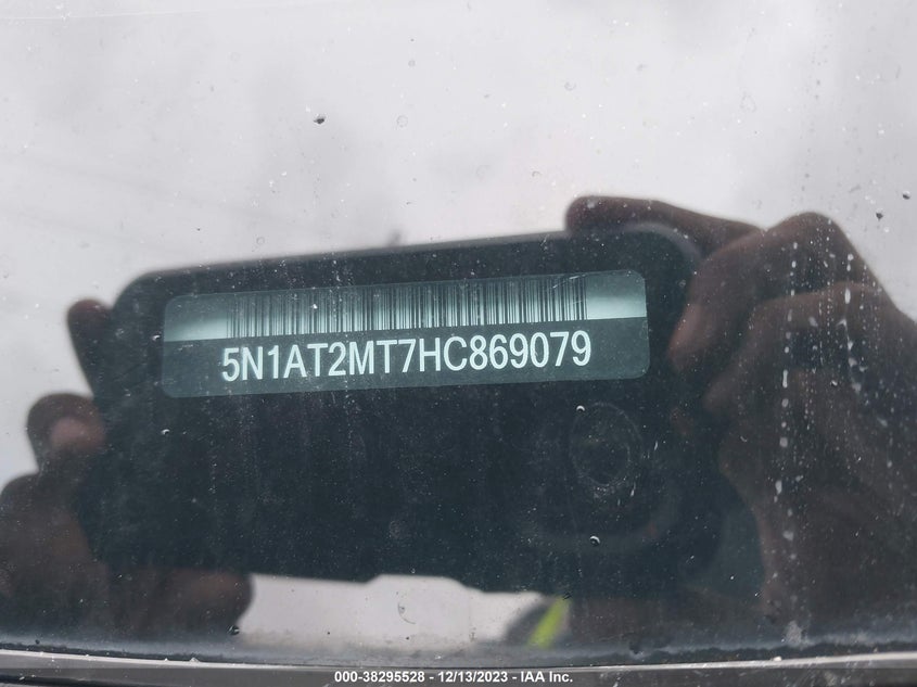 VIN 5N1AT2MT7HC869079 2017 NISSAN ROGUE S/SL