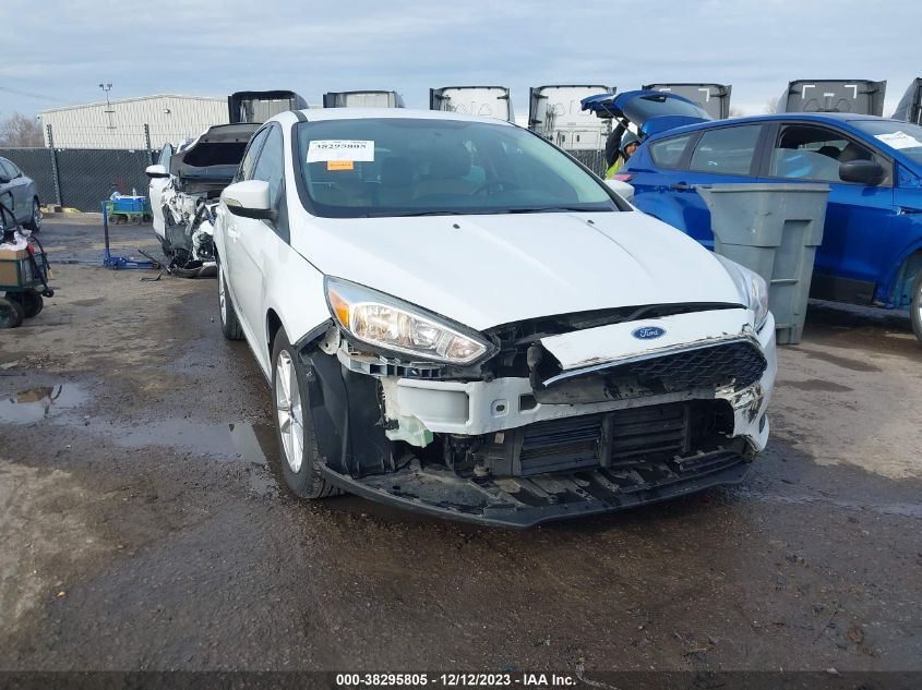 2015 FORD FOCUS SE - 1FADP3K25FL317802