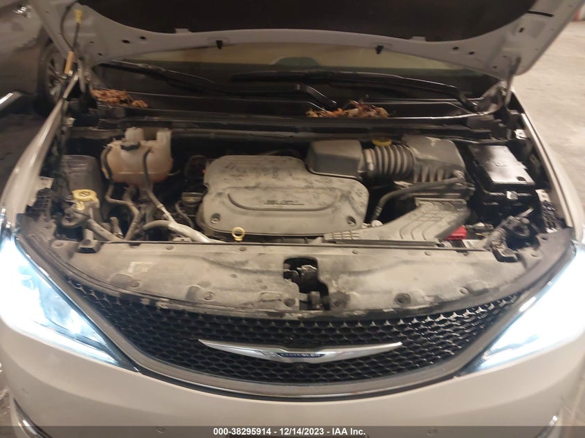 VIN 2C4RC1GG0KR629404 2019 CHRYSLER PACIFICA LIMITED