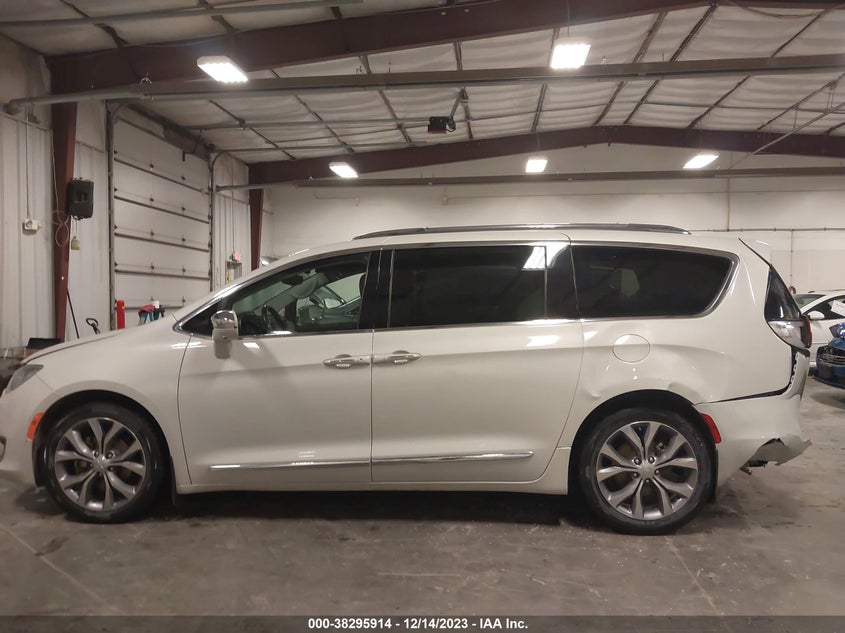 VIN 2C4RC1GG0KR629404 2019 CHRYSLER PACIFICA LIMITED