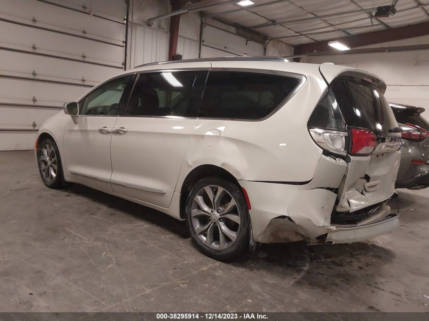 VIN 2C4RC1GG0KR629404 2019 CHRYSLER PACIFICA LIMITED