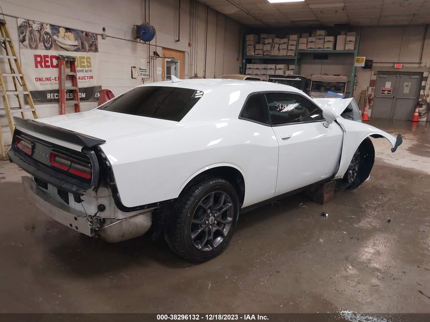 VIN 2C3CDZGGXJH205609 2018 DODGE CHALLENGER GT AWD