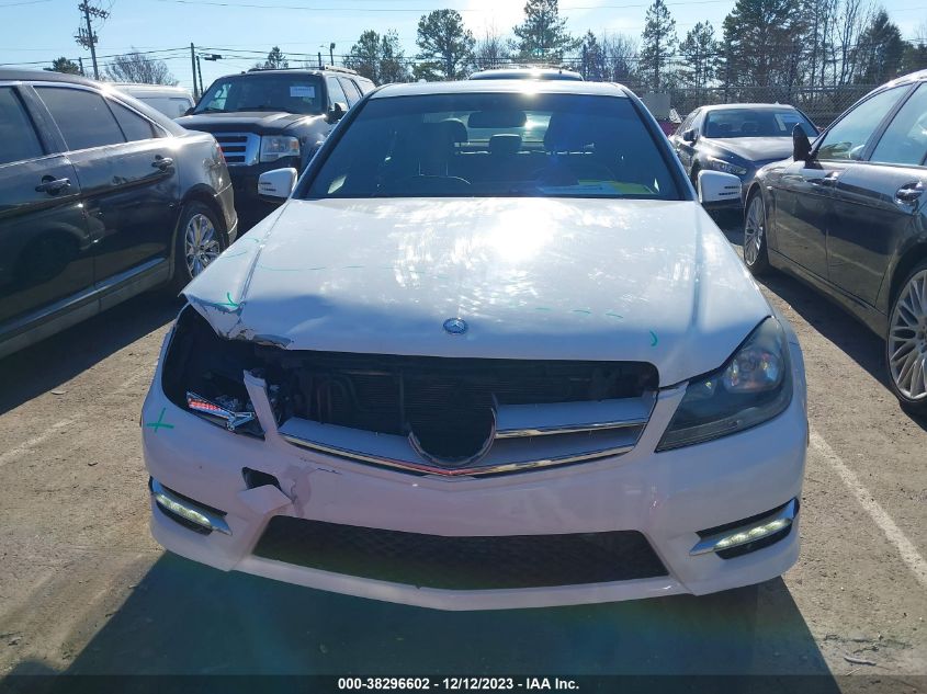 2014 MERCEDES-BENZ C 250 LUXURY/SPORT - WDDGF4HB2EA933092