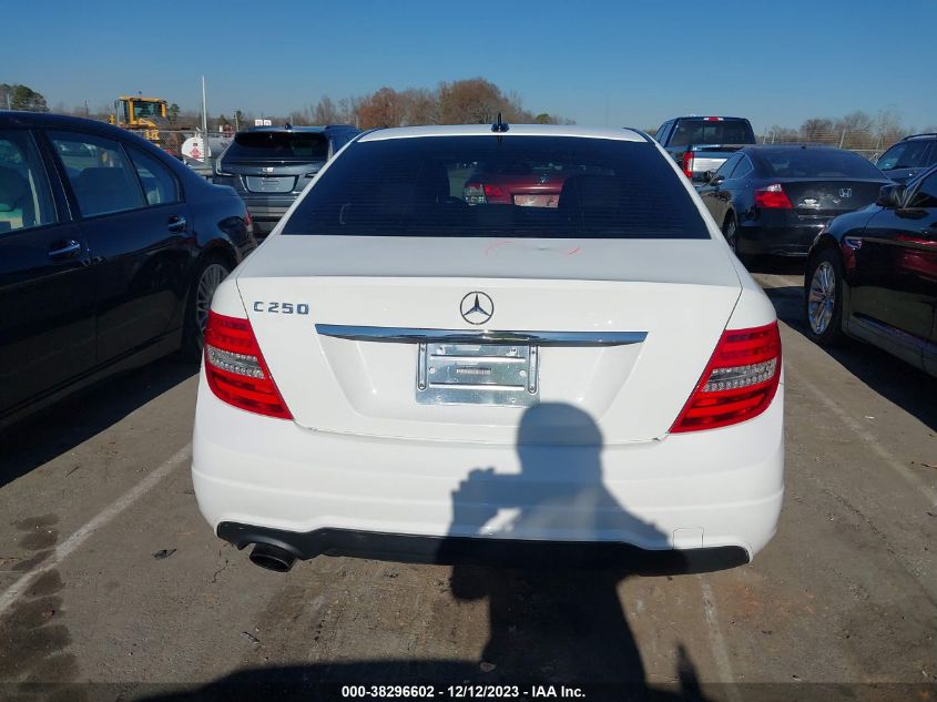 2014 MERCEDES-BENZ C 250 LUXURY/SPORT - WDDGF4HB2EA933092