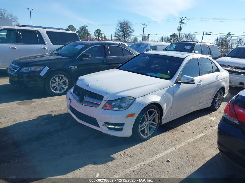 2014 MERCEDES-BENZ C 250 LUXURY/SPORT - WDDGF4HB2EA933092