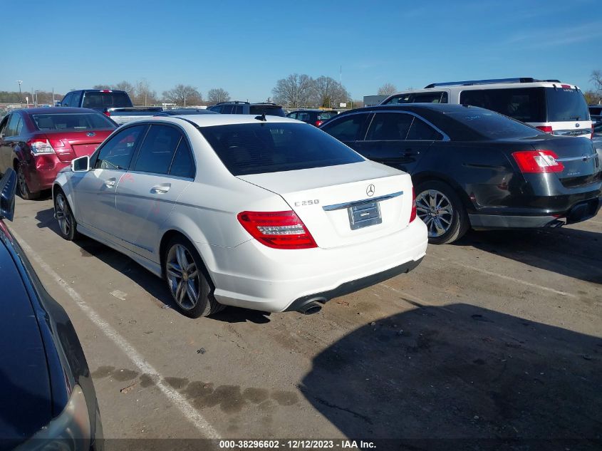 2014 MERCEDES-BENZ C 250 LUXURY/SPORT - WDDGF4HB2EA933092