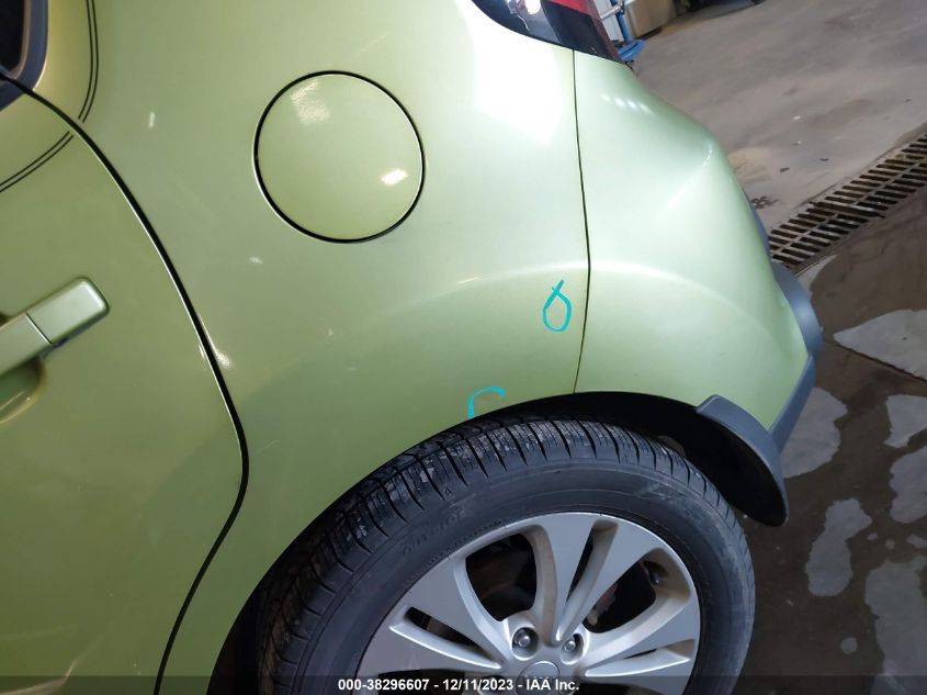 2015 KIA SOUL + - KNDJP3A57F7765623