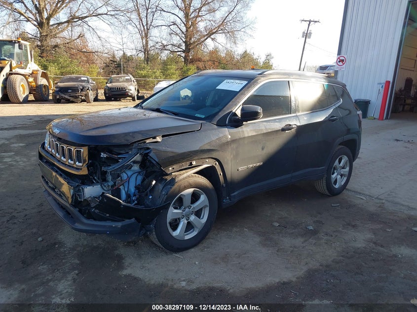 VIN 3C4NJDBB8JT480754 2018 JEEP COMPASS LATITUDE 4X4