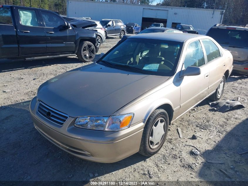 4T1BG22K7YU977988 | 2000 TOYOTA CAMRY