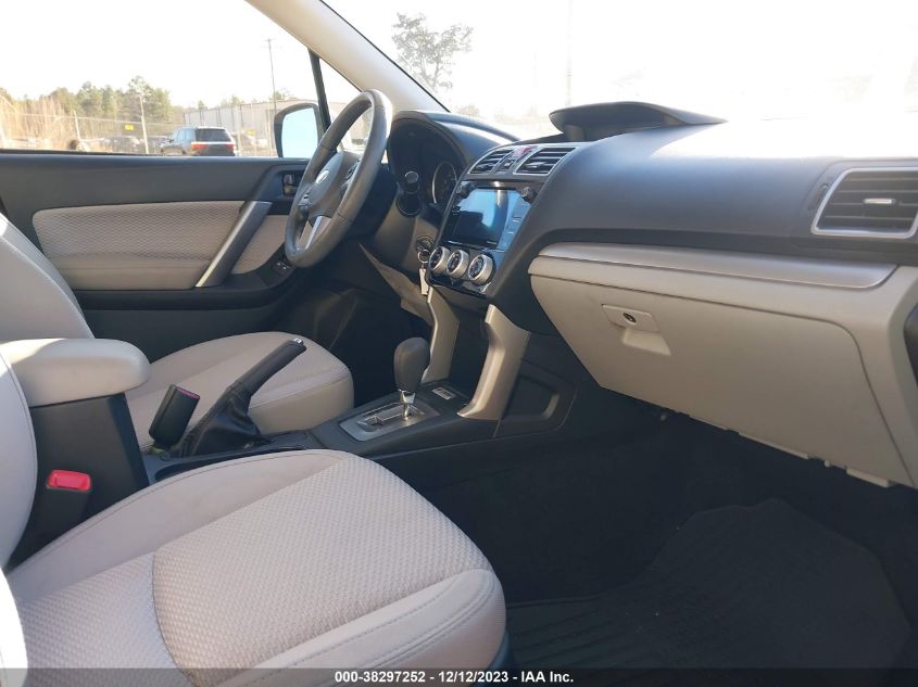 VIN JF2SJAEC3HH594760 2017 SUBARU FORESTER 2.5I PREMIUM