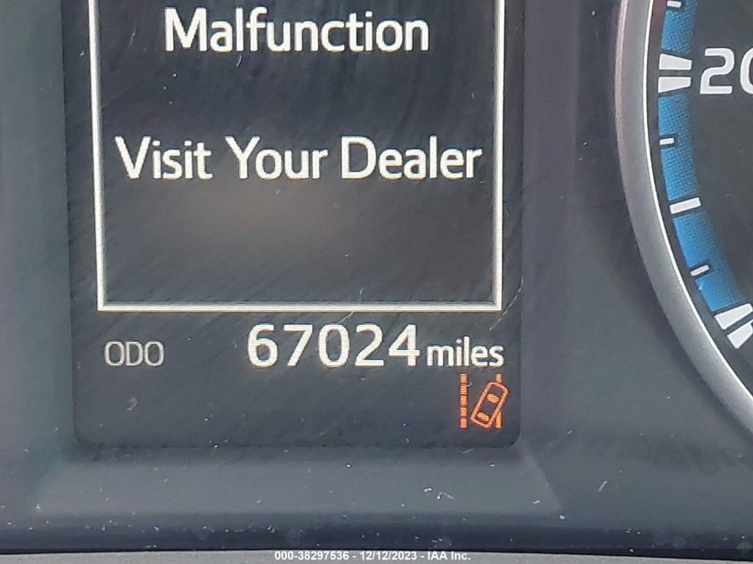 2018 TOYOTA RAV4 ADVENTURE/XLE - 2T3WFREV7JW436634