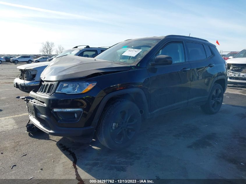 VIN 3C4NJDBB1KT740686 2019 JEEP COMPASS LATITUDE