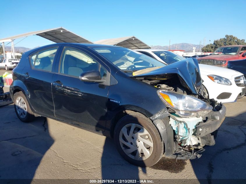2015 TOYOTA PRIUS C THREE - JTDKDTB32F1582935