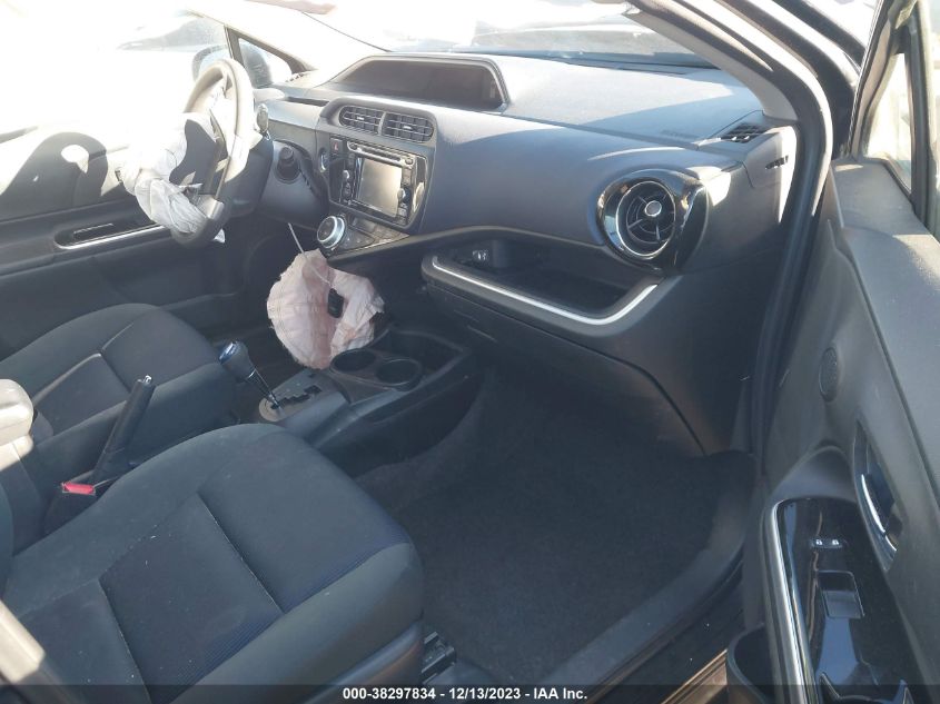 2015 TOYOTA PRIUS C THREE - JTDKDTB32F1582935