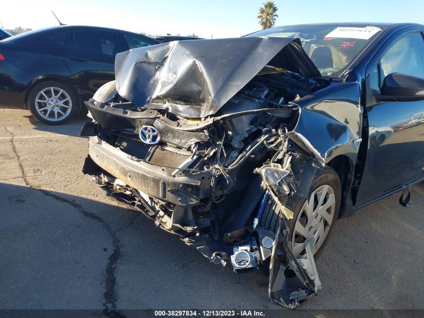 2015 TOYOTA PRIUS C THREE - JTDKDTB32F1582935
