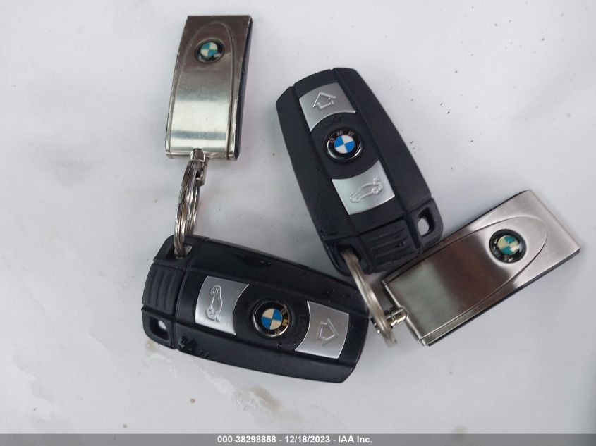 2013 BMW X1 XDRIVE28I - WBAVL1C51DUR85702