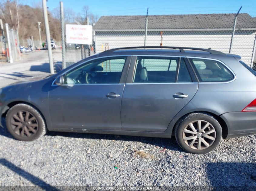 2014 VOLKSWAGEN JETTA SPORTWAGEN 2.5L SE - 3VWPP7AJ7EM606584