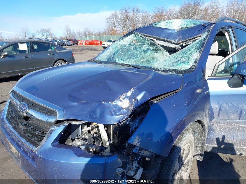 VIN JF2SJAGC3JH596107 2018 SUBARU FORESTER 2.5I PREMIUM