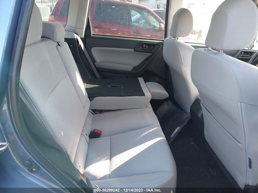 VIN JF2SJAGC3JH596107 2018 SUBARU FORESTER 2.5I PREMIUM