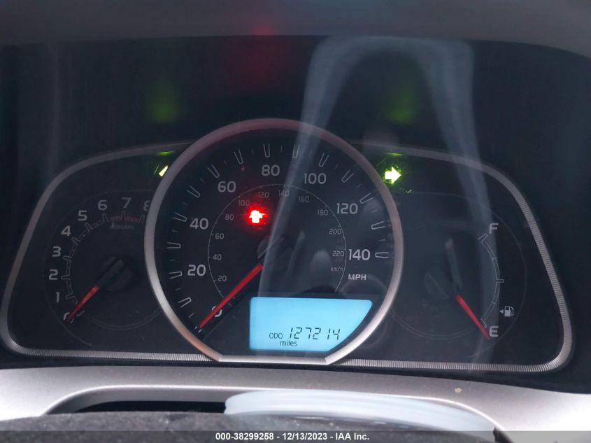 2014 TOYOTA RAV4 LE - JTMZFREV7E5018293