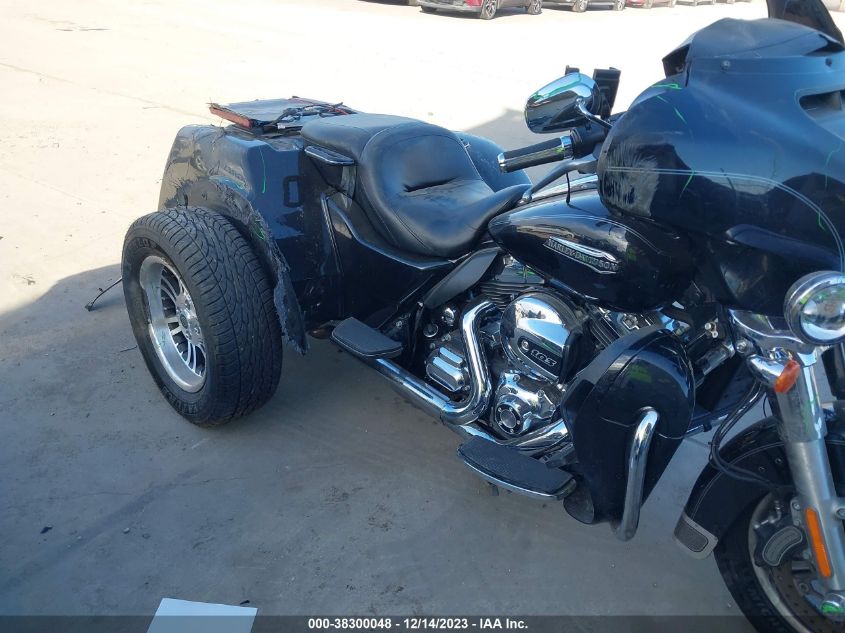 2015 HARLEY-DAVIDSON FLHTCUTG TRI GLIDE ULTRA - 1HD1MAL10FB858034