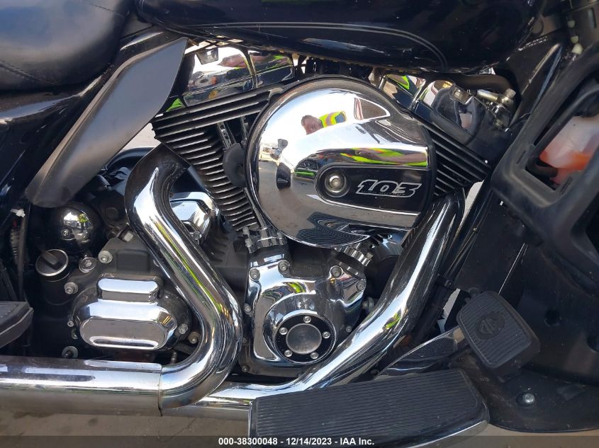 2015 HARLEY-DAVIDSON FLHTCUTG TRI GLIDE ULTRA - 1HD1MAL10FB858034