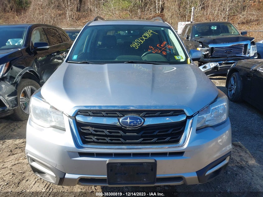 VIN JF2SJAJC0JH410953 2018 SUBARU FORESTER 2.5I LIMITED