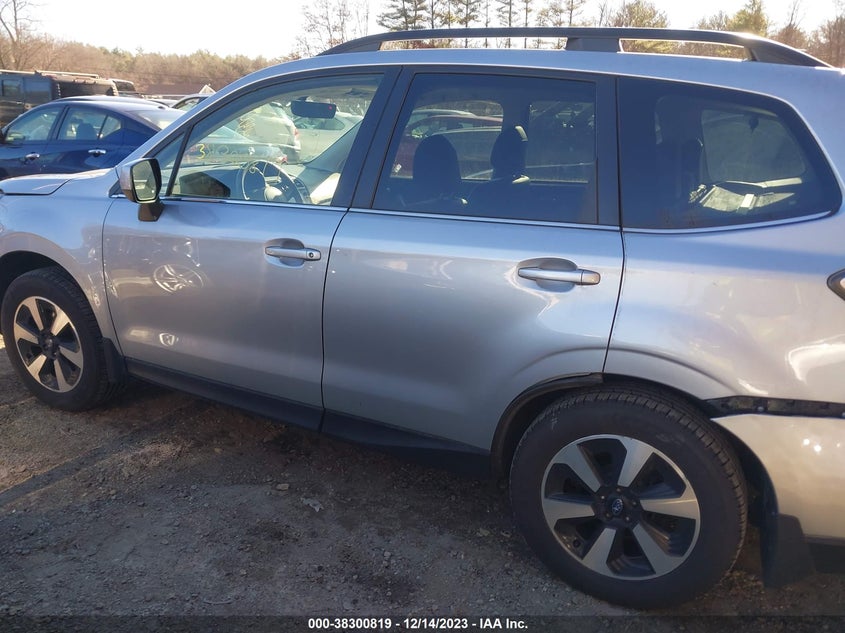 VIN JF2SJAJC0JH410953 2018 SUBARU FORESTER 2.5I LIMITED