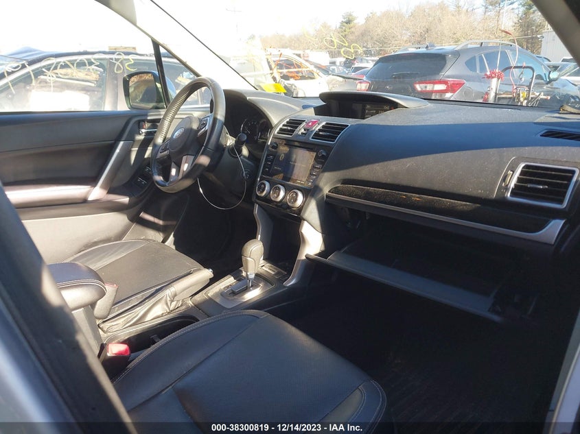 VIN JF2SJAJC0JH410953 2018 SUBARU FORESTER 2.5I LIMITED