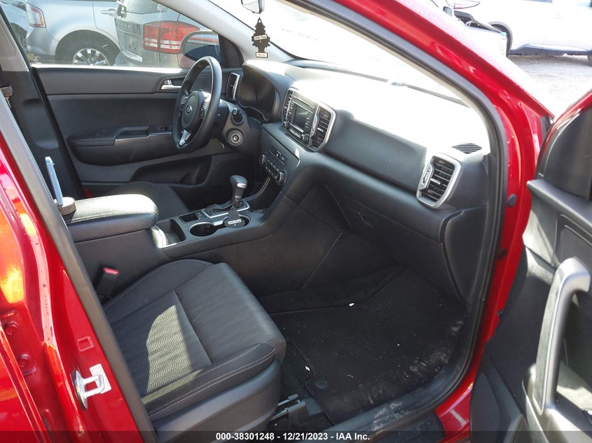 VIN KNDPM3AC7K7553039 2019 KIA SPORTAGE LX