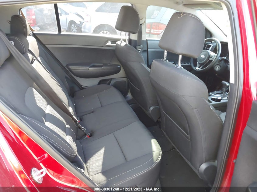 VIN KNDPM3AC7K7553039 2019 KIA SPORTAGE LX