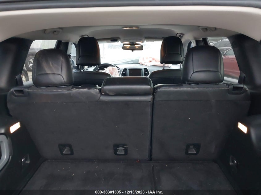 VIN 1C4PJLLBXJD605230 2018 JEEP CHEROKEE LATITUDE PLUS