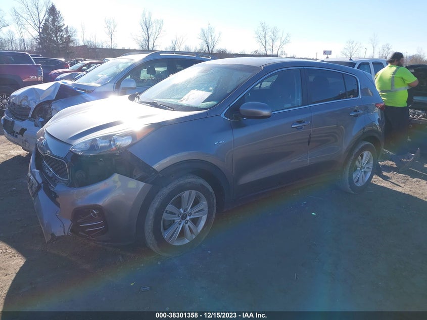 VIN KNDPMCAC4K7552219 2019 KIA SPORTAGE LX